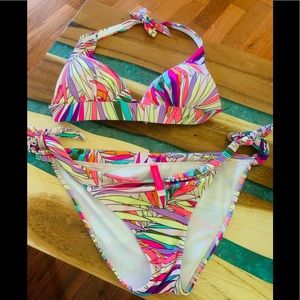 Victoria’s Secret Bikini Swimsuit Sm Top/ Med Bottom